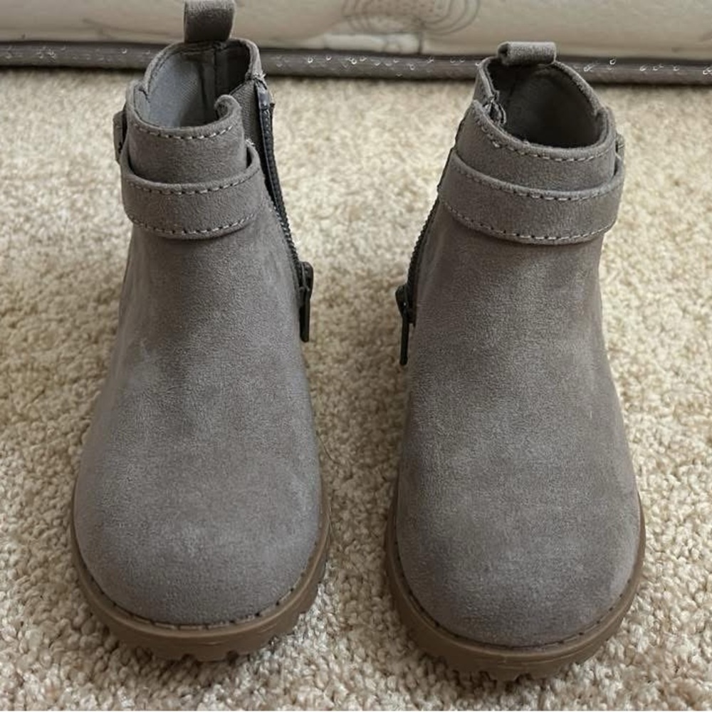 Cat & Jack Kids' Gray Suede Boots
